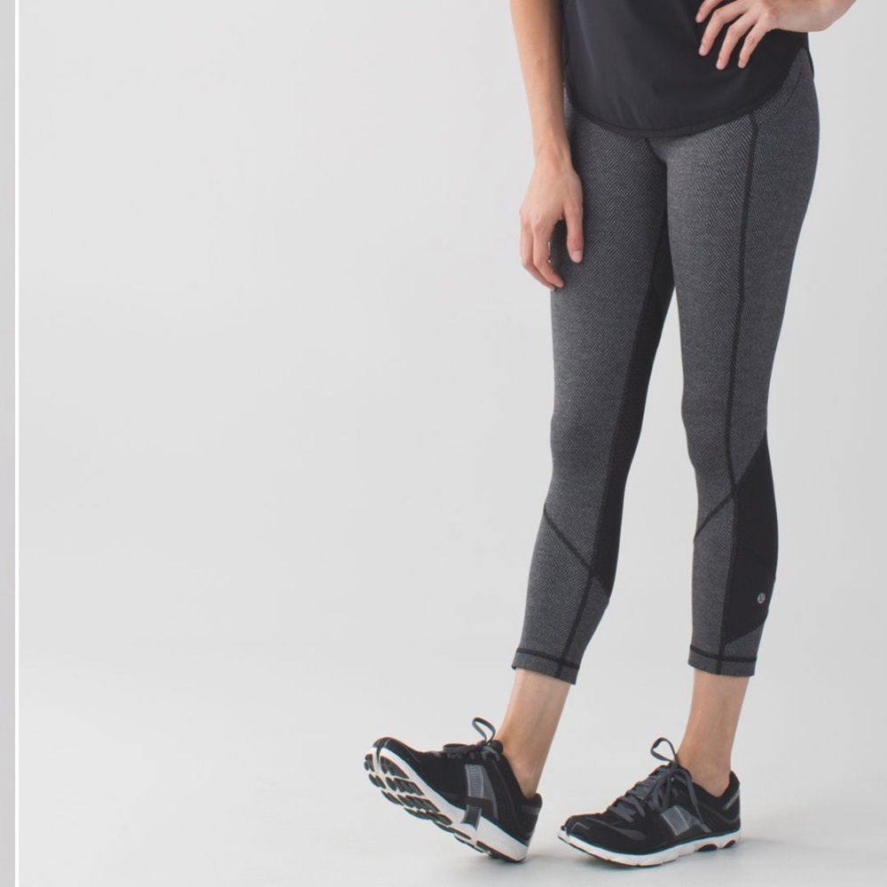 Lululemon Pace Rival Crop 22”